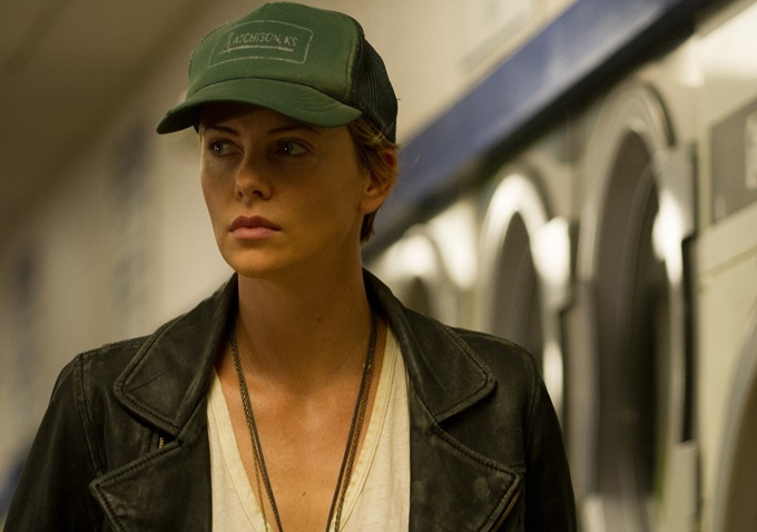 Charlize Theron a Dark Places-ben